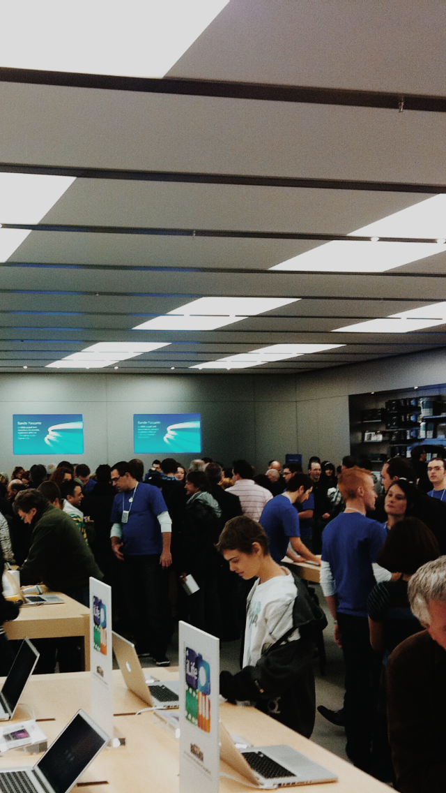 Photo of the Ste-Foy Apple Store in Quebec City